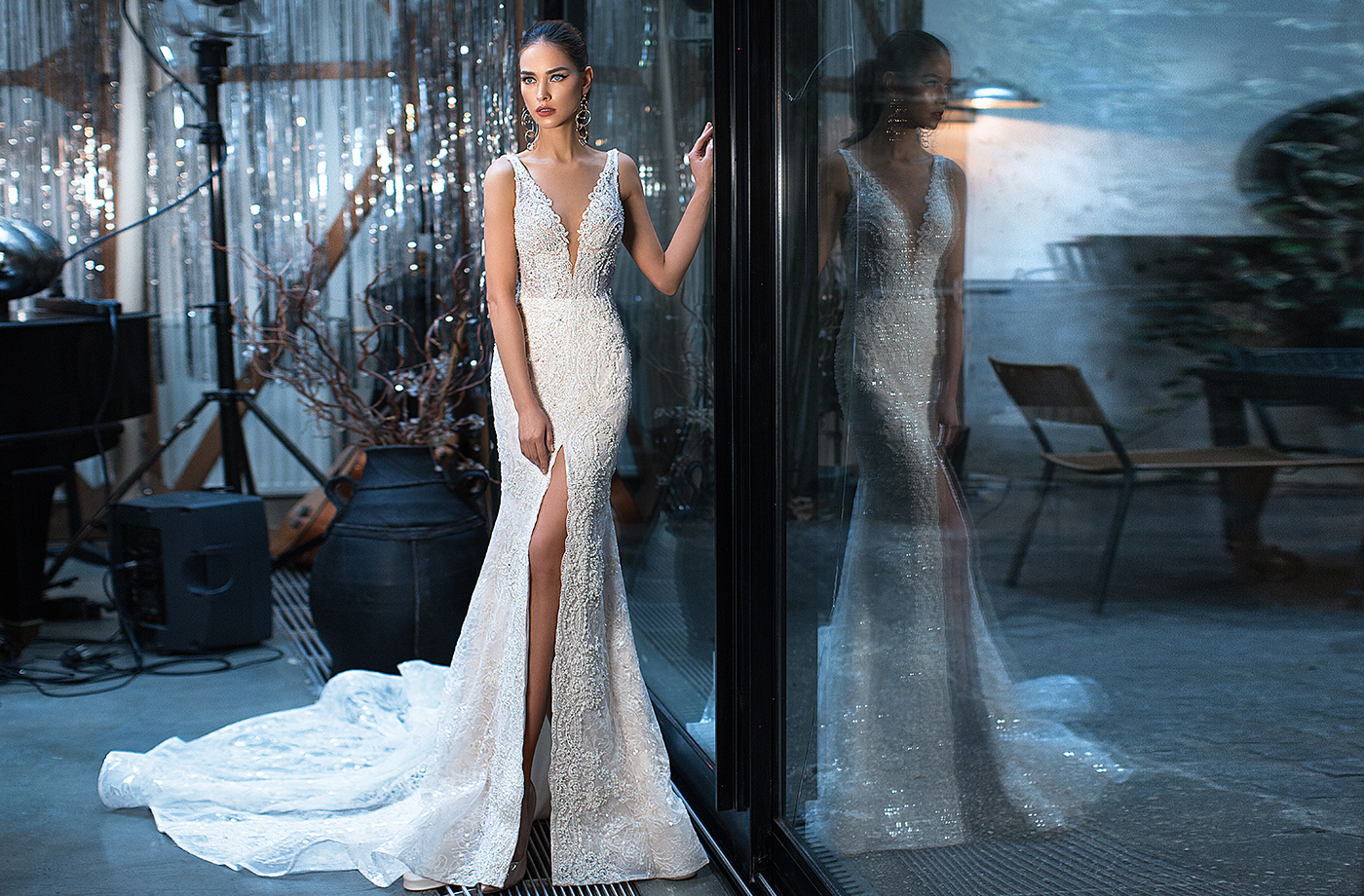 Julie Vino Mermaid Wedding Dresses With Detachable Train Appliques Beads Deep V Neck Sexy Backless Lace Wedding Dress Plus Size Bridal Gowns