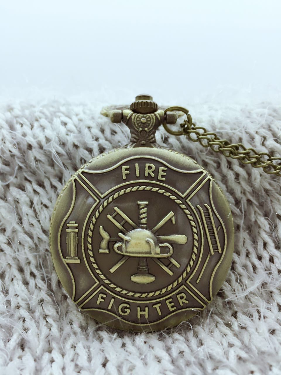 Wholesale 50pcs/lot classic Fire Fighter Pocket watch vintage pocket watch Men Women antique models Tuo table watch PW142, Bronze
Wholesale 50pcs/lot classic Fire Fighter Pocket watch vintage pocket watch Men Women antique models Tuo table watch PW142, Bronze