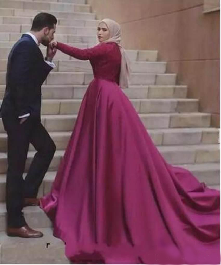 Blush Rose gold Long Sleeve Evening Dresses for Women Wear Lace Appliques crystal Abiye Dubai Caftan Muslim Prom Party Gowns 2020