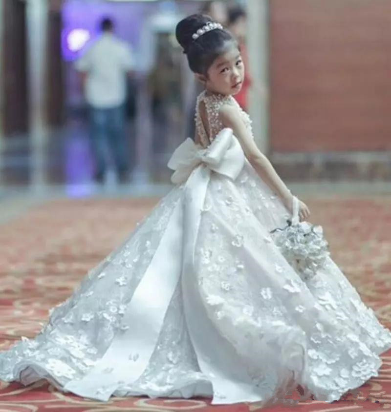 

2018 Cute Flower Girls Dresses Jewel Neck 3D Flowers Bow Belt Beads Pearl Princess Kids Floor Length Bridesmaid Dress Girl Pageant Ball Gown, Champagne