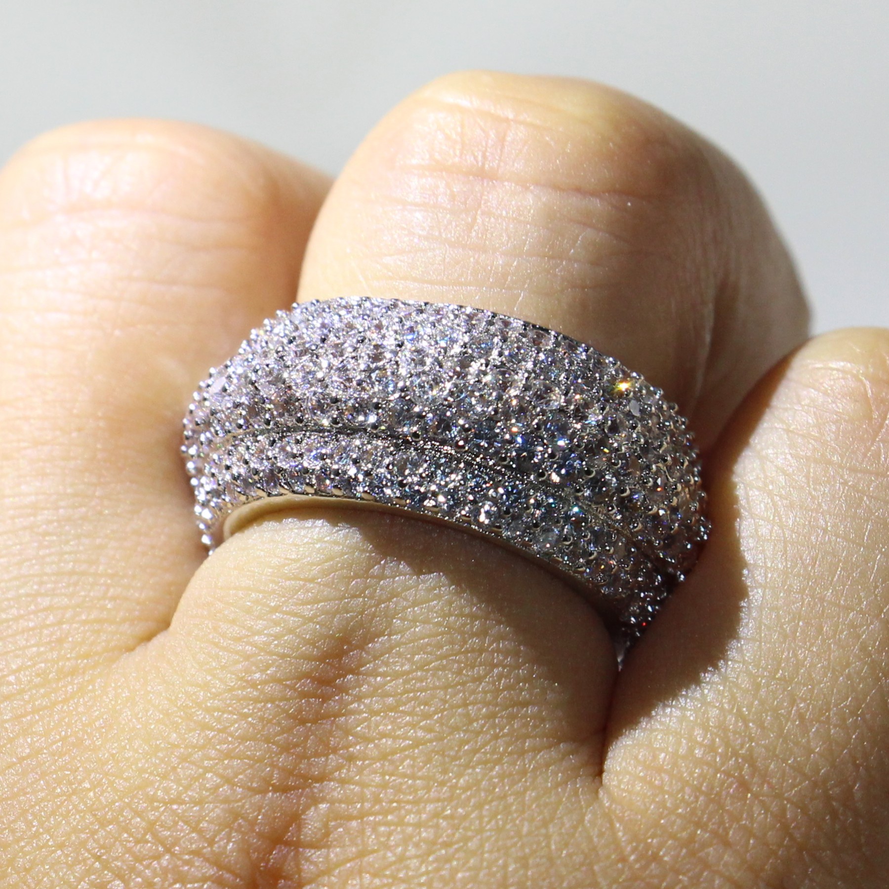 Sterg Sier Circle Ring: Radiant White Sapphire CZ Dia Gemstones