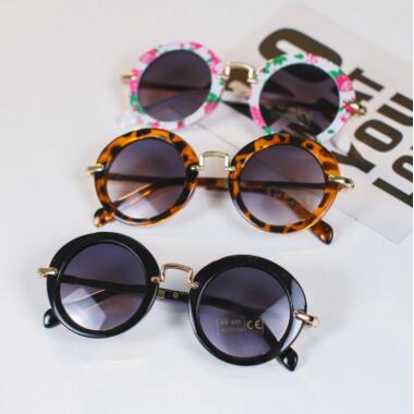 Sunglasses for Kids Round Vintage Sun Glasses Boys Girls Designer Adumbral Fashion Children Sunglasses Summer Beach Sunblock Glasses 30 pair
Sunglasses for Kids Round Vintage Sun Glasses Boys Girls Designer Adumbral Fashion Children Sunglasses Summer Beach Sunblock Glasses 30 pair