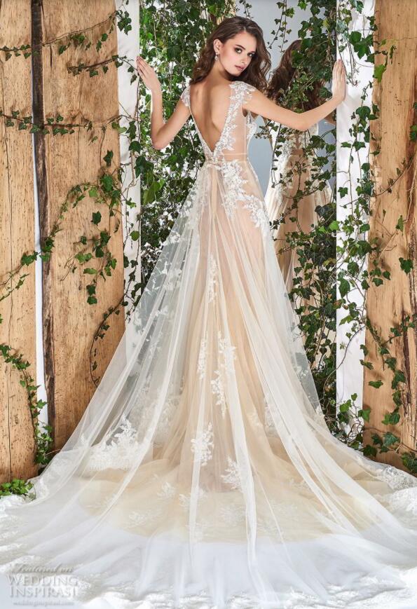 2018 A Line Boho Wedding Dresses Lace Applqiue Sweep Train Bateau Neck Beach Bridal Dress Cap Sleeve Plus Size Bohemian Wedding Gowns