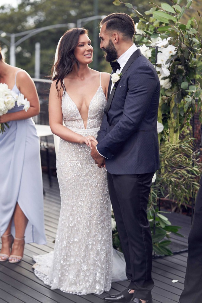 Berta Mermaid Dresses Lace Appliques Sequins Sweep Train Spaghetti Sexy Backless Beach Wedding Dress Custom Made Country Bridal Gown