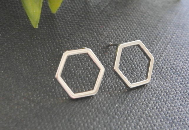 10Pair Cut Out Hexagon Honeycomb Stud Earring Open Line Hive Hexagon Earring Simple Minimalist Geometric Stud Earrings