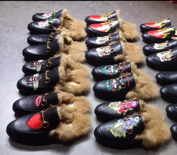 Men Designer Genuine leather loafers Fur Luxury slipper with buckle Fashion women Princetown Casual Fur Mules Flats New Free shipping 34-44, Black leather
Men Designer Genuine leather loafers Fur Luxury slipper with buckle Fashion women Princetown Casual Fur Mules Flats New Free shipping 34-44, Black leather