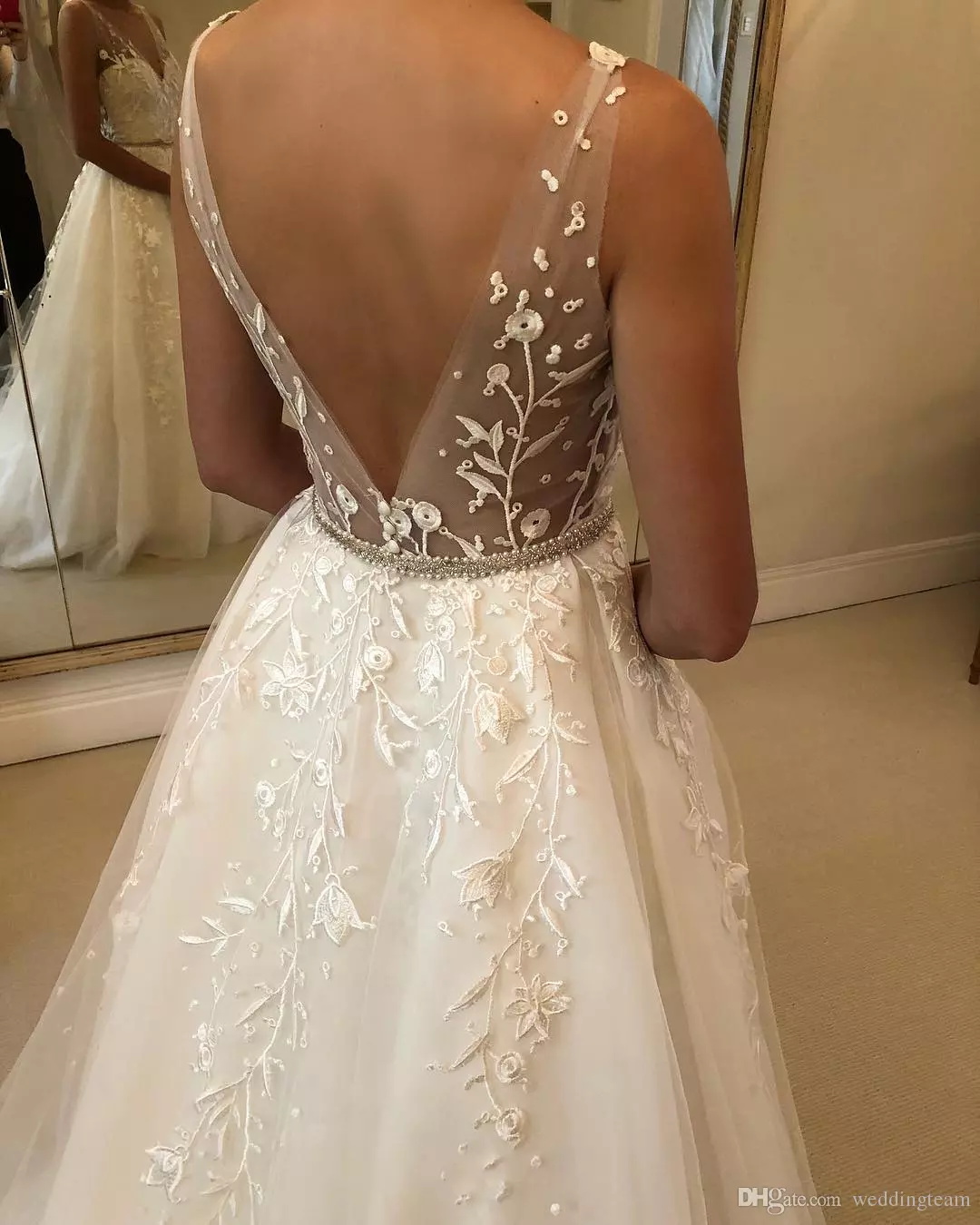 Vintage A e Backless Wedding Dresses V Neck Applique Pearls Beads Belt Lace Bridal Gowns Court Train Tulle Custom Made Vestido De Novia