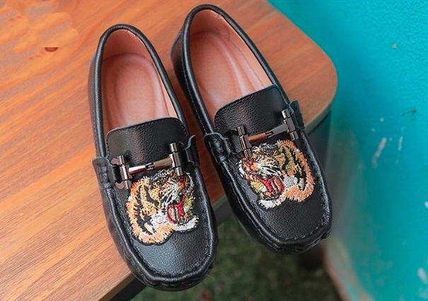 2018 New Genuine Leather Kids Sport Children's Shoes Boys Loafer Fashion Soft Children Shoes For Boys Girls Casual Flat Slip On Loafers