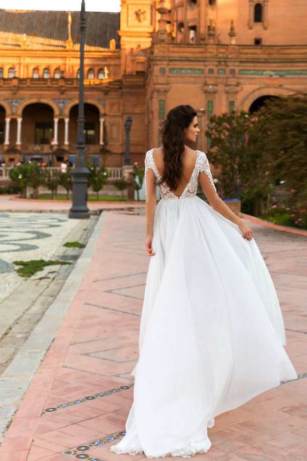 Crystal Design Short Dresses With Detachable Skirt Lace Appliques Bateau Neck Beach Wedding Dress Long Sleeve Bridal Gowns