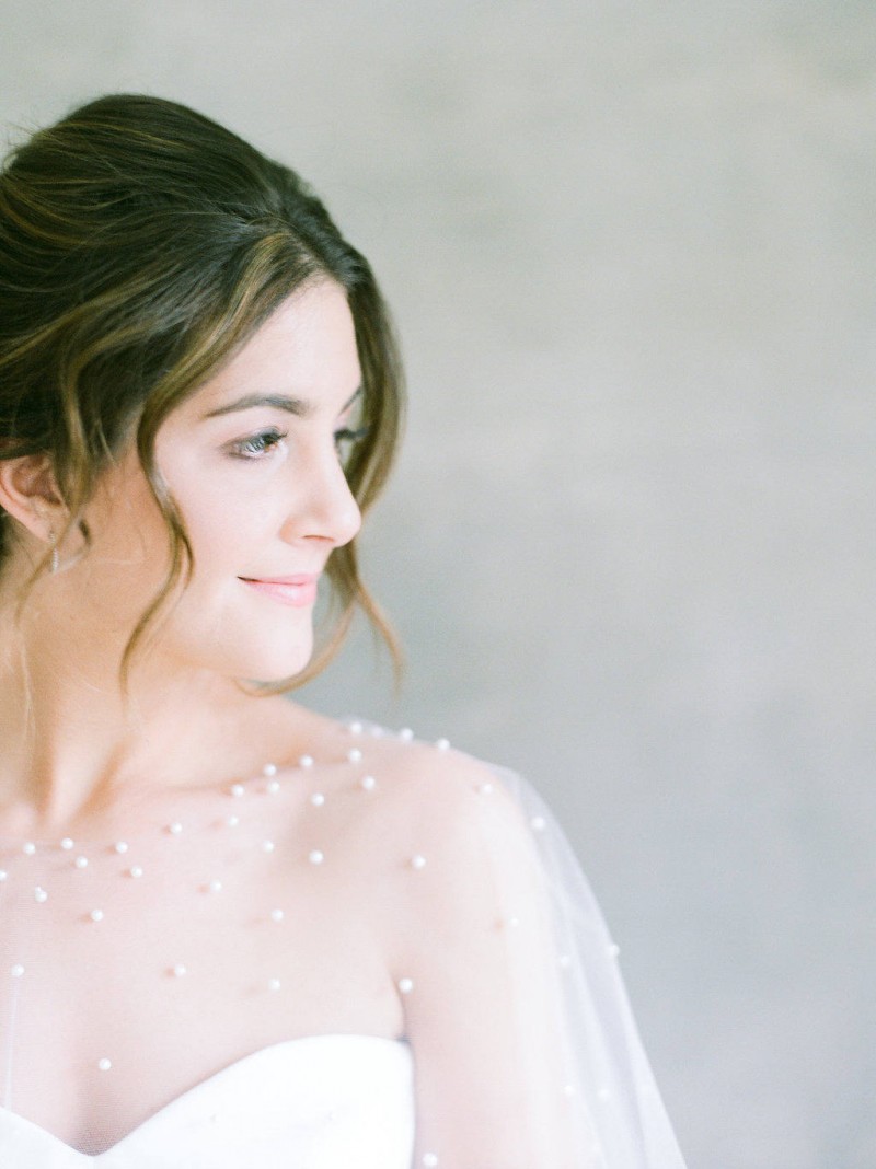 Sheer Wedding Capes Simple Shawl For Sweetheart Wedding Dresses Elegant Bridal Lace Jackets White Wedding Accessories Pearls Wrap