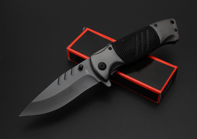 New OEM Brown F83 DA104 DA72 Fast-opening Tactical folding knife Grey Titaniun Blade Steel+aluminum handle camping knives wtih retail box
New OEM Brown F83 DA104 DA72 Fast-opening Tactical folding knife Grey Titaniun Blade Steel+aluminum handle camping knives wtih retail box
