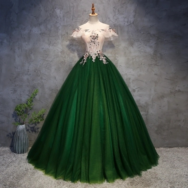 2018 New Arrival Princess Bateau Lace Appliques Ball Gown Quinceanera Dresses Tulle Sweet 16 Dresses Debutante 15 Year Party Dress BQ52, Same as picture
2018 New Arrival Princess Bateau Lace Appliques Ball Gown Quinceanera Dresses Tulle Sweet 16 Dresses Debutante 15 Year Party Dress BQ52, Same as picture