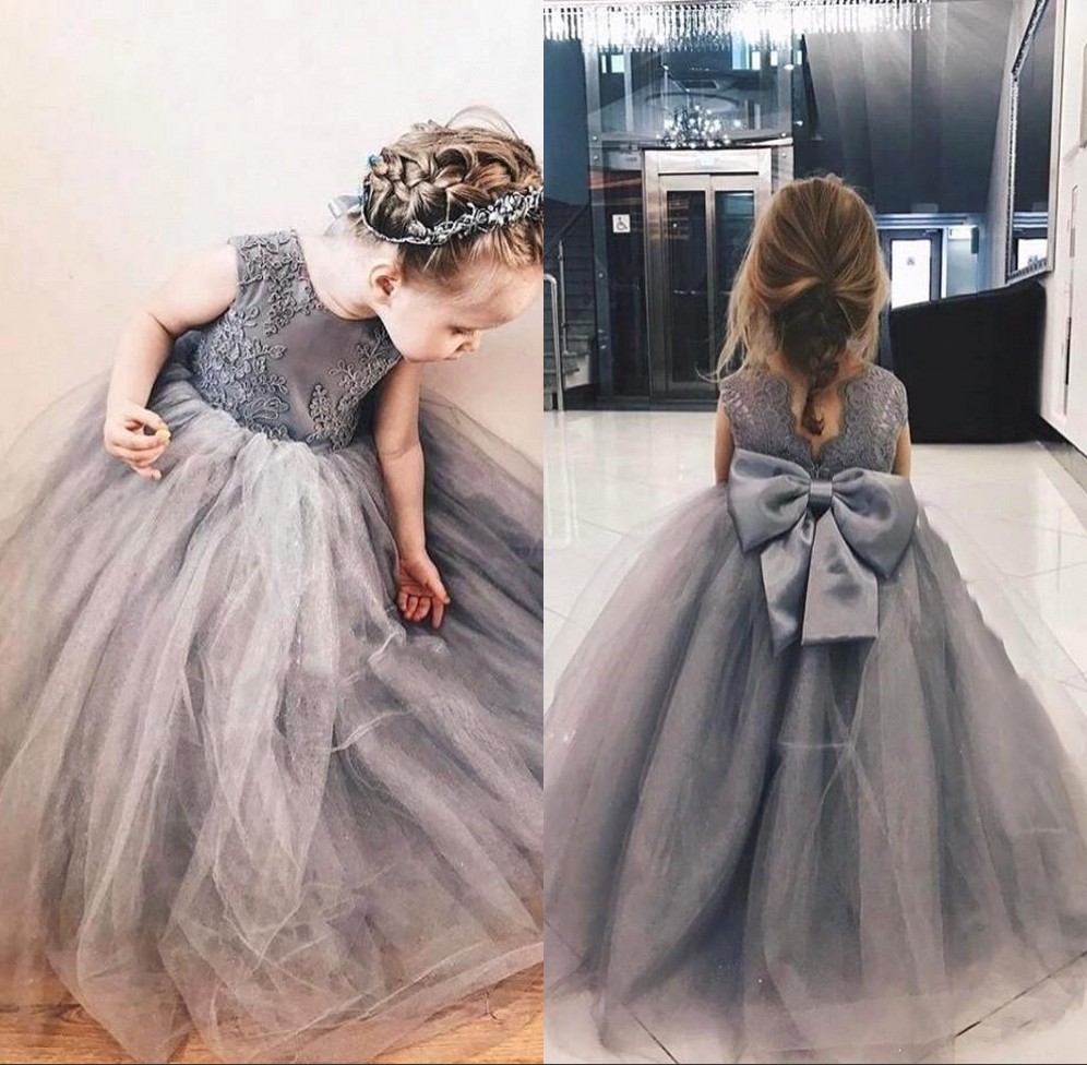2018 Grey Lace Appliques Tulle Puffy Ball Gown Flower Girl Dresses Girls Pageant Gowns Vintage Communion Dress Big Bow Back Custom Made, Champagne
2018 Grey Lace Appliques Tulle Puffy Ball Gown Flower Girl Dresses Girls Pageant Gowns Vintage Communion Dress Big Bow Back Custom Made, Champagne
