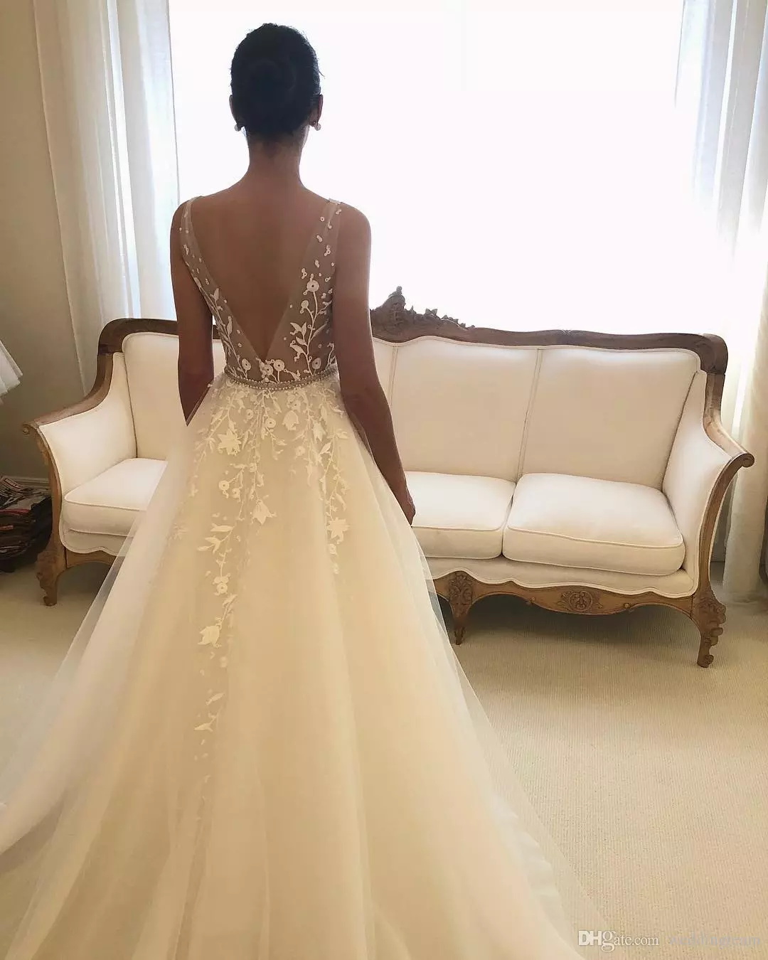 Vintage A e Backless Wedding Dresses V Neck Applique Pearls Beads Belt Lace Bridal Gowns Court Train Tulle Custom Made Vestido De Novia