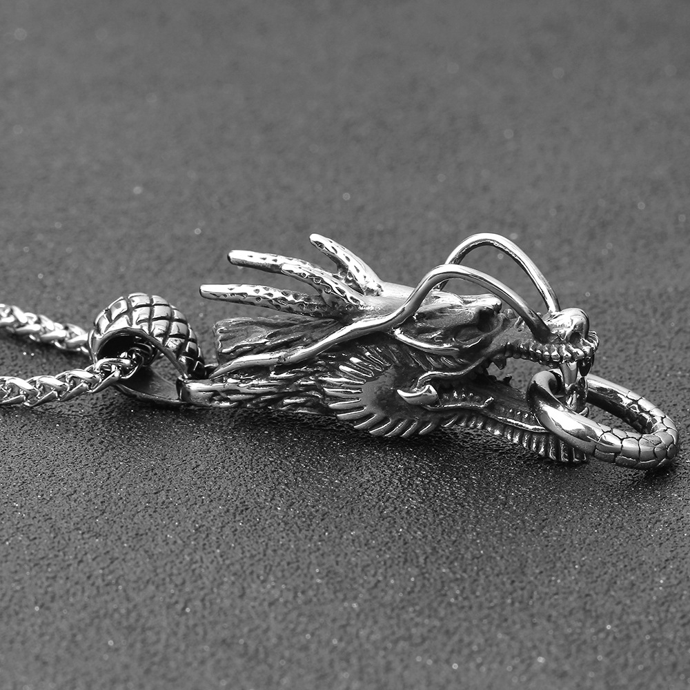 Elegant 316L Stainless Steel Dragon Head Pendant - 18K Gold-Plated Men's Accessory