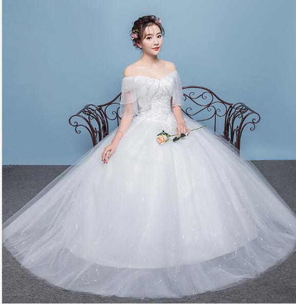 2018 New Arrival Lace Up Wedding Dress Tiered Shoulder Exquisite Flower Pattern with Appliques and Sequined