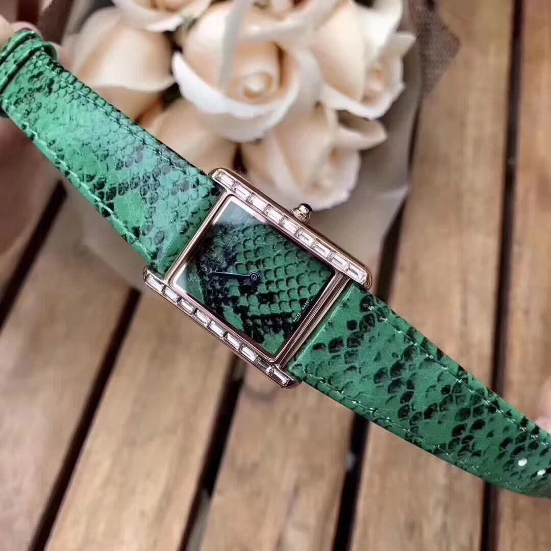 Famous women watches top brand luxury quartz watch leather womens dresses watches Snake Fashion Female clock wristwatch, Slivery;brown
Famous women watches top brand luxury quartz watch leather womens dresses watches Snake Fashion Female clock wristwatch, Slivery;brown