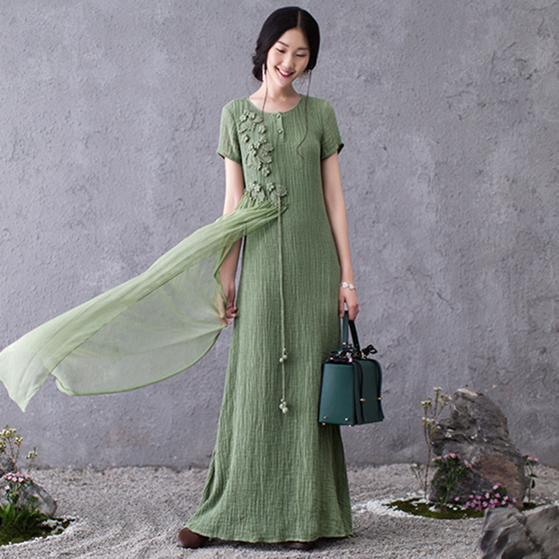 Spring and summer women's ethnic style cotton and linen dress large size round neck embroidered dress, White 
Spring and summer women's ethnic style cotton and linen dress large size round neck embroidered dress, White