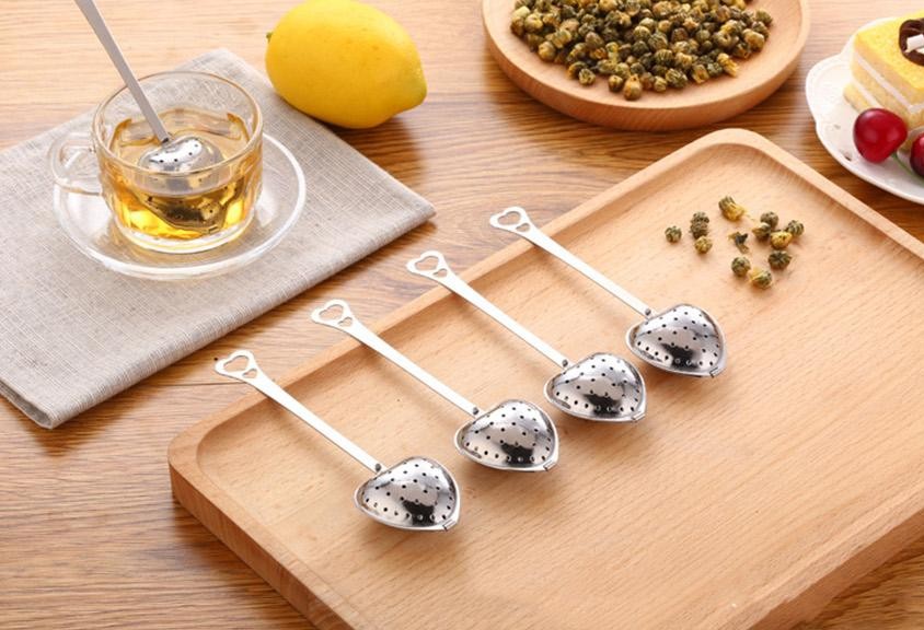 Heart Shaped tea infuser Mesh Ball Stainless Strainer Herbal Locking Infuser Spoon Filter creative Tea Strainers tea tools Seasoning filter
Heart Shaped tea infuser Mesh Ball Stainless Strainer Herbal Locking Infuser Spoon Filter creative Tea Strainers tea tools Seasoning filter