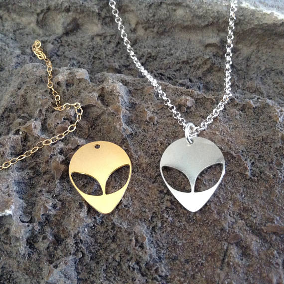 10PCS Simple Aliens Necklace Cute UFO ET Face Head Eye Emoticons Necklaces Cartoon Sci Fi Fantasy Friends Meaningful Gift
