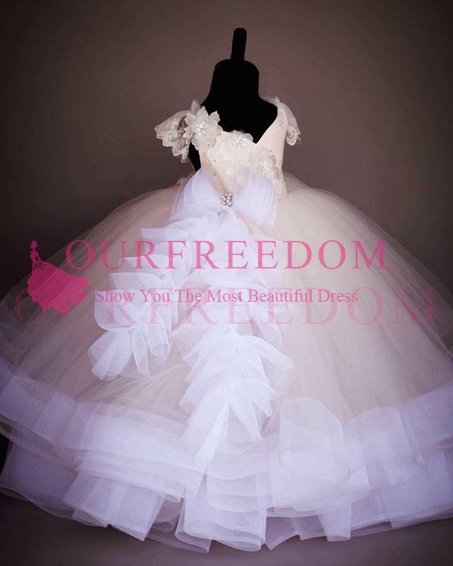 2019 Cute Princess Ball Gown Flower Girls Dresses Sweetheart Neck Cape Sleeve Appliques First Communion Dresses Cross Back Girls Pageant Gow, Blue
2019 Cute Princess Ball Gown Flower Girls Dresses Sweetheart Neck Cape Sleeve Appliques First Communion Dresses Cross Back Girls Pageant Gow, Blue