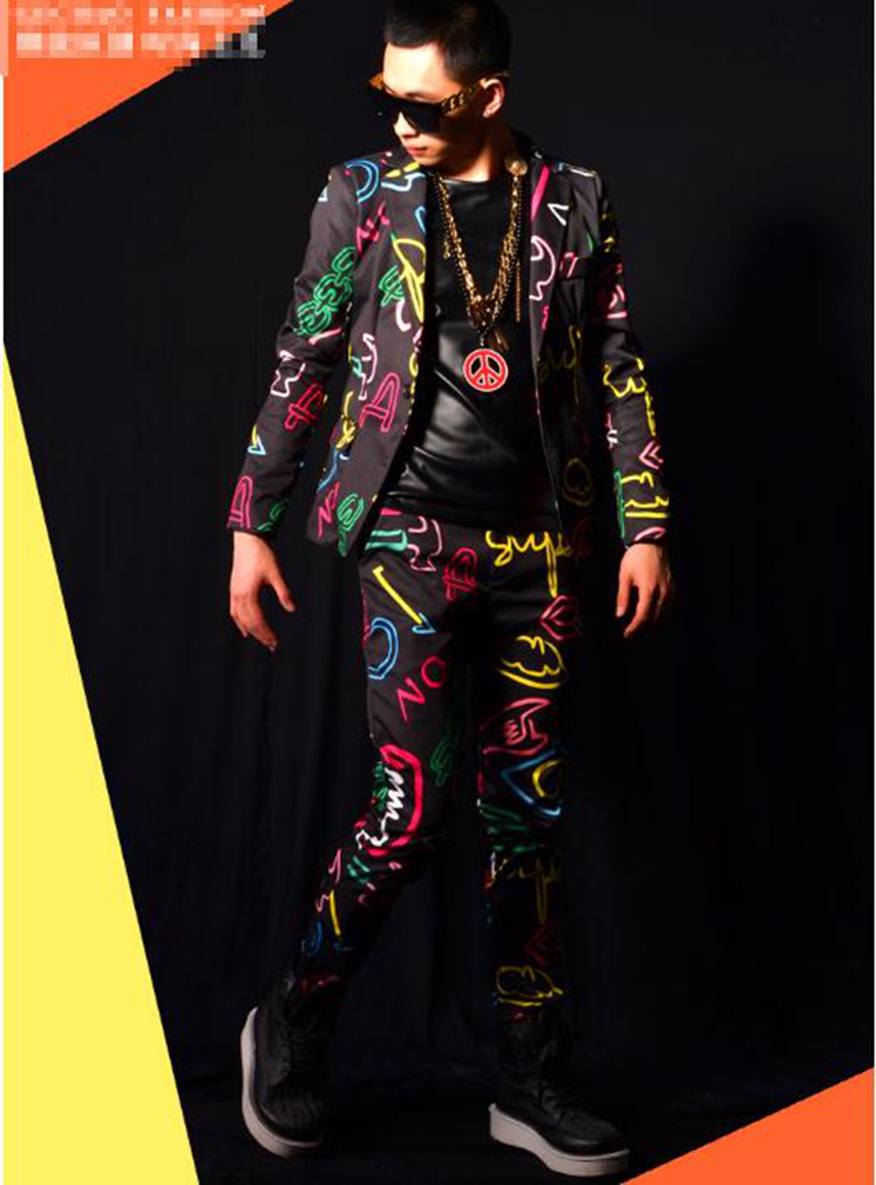 Man han edition of the new fashion boutique personality anchor bar singer stage costumes dance suit neon colors suit jacket M - 2 xl, Jacket and trousers
Man han edition of the new fashion boutique personality anchor bar singer stage costumes dance suit neon colors suit jacket M - 2 xl, Jacket and trousers