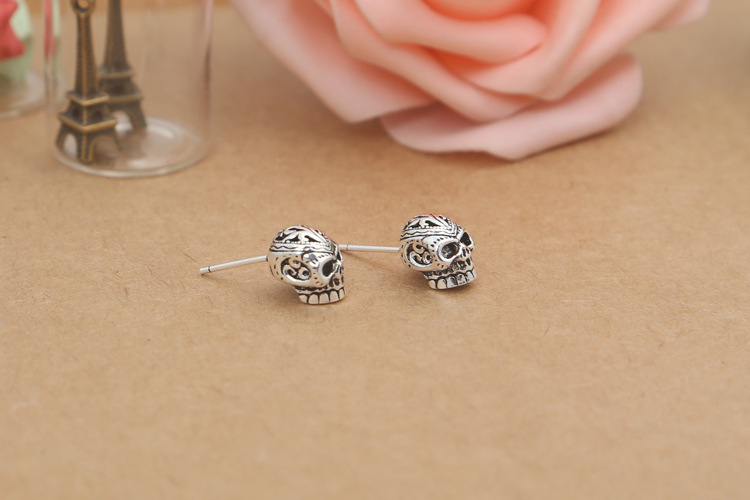 2018 new 925 sterling silver vintage American style jewelry antique silver hand-made designer skull stud earrings mens womens