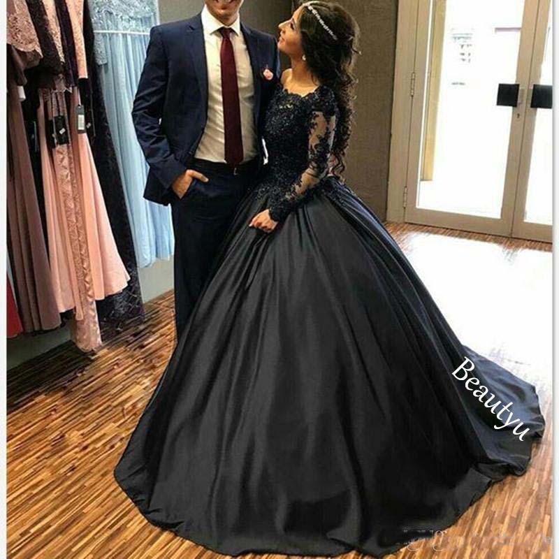 Graceful Black Princess Ball Gown Evening Dresses Long Sleeve Sheer Lace Beaded Appliques Scoop Ruched Evening Party Gowns Formal Prom Dress