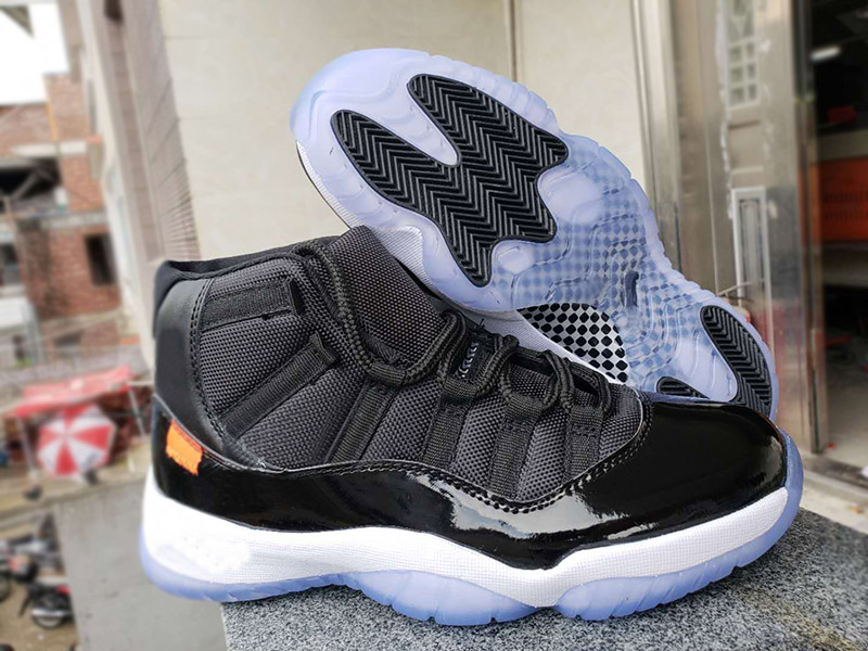 New jointly-designed Off 11 Space Jam Men Basketball Shoes Becaverton Oregon USA c.1985 Black athletic sneakers outdoor trainer mens shoes
New jointly-designed Off 11 Space Jam Men Basketball Shoes Becaverton Oregon USA c.1985 Black athletic sneakers outdoor trainer mens shoes