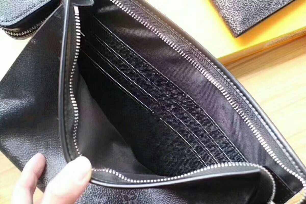 SELL Low price 2018 Newest Fashion Style Lady make up bag Shoulder bags girl wash bags women Totes bags handbag clutch purse #61692 wallet, As picture
SELL Low price 2018 Newest Fashion Style Lady make up bag Shoulder bags girl wash bags women Totes bags handbag clutch purse #61692 wallet, As picture