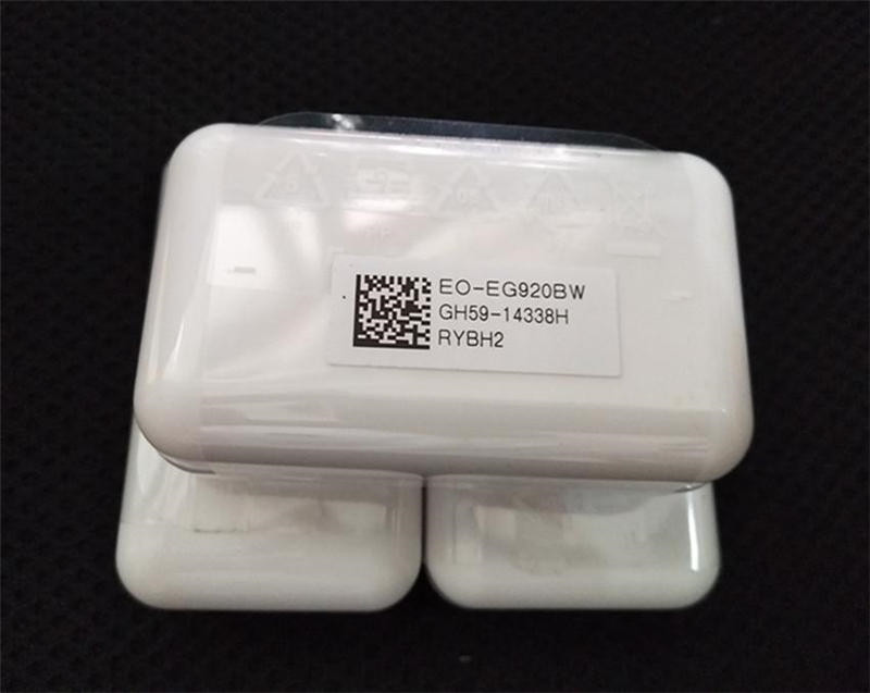 New 3.5mm Headphone Earphone In-Ear Stereo Earbuds Earphones Headset With Mic with retail box For Samsung s6 s7 XIAOMI MOQ200, As showed
New 3.5mm Headphone Earphone In-Ear Stereo Earbuds Earphones Headset With Mic with retail box For Samsung s6 s7 XIAOMI MOQ200, As showed