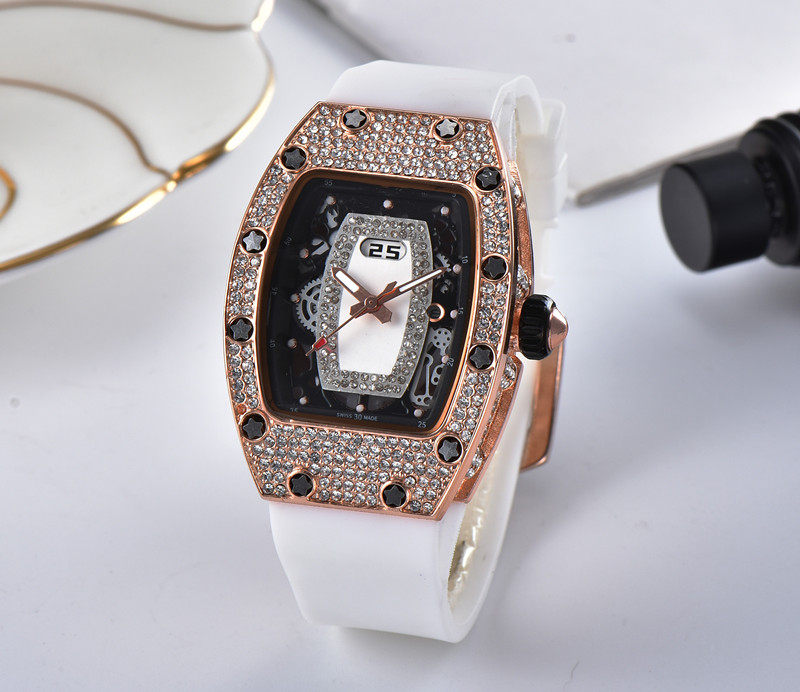 2018 new watchleisure fashion set auger sports watch men's and women's leisure fashion quartz watch2, Slivery;brown
2018 new watchleisure fashion set auger sports watch men's and women's leisure fashion quartz watch2, Slivery;brown