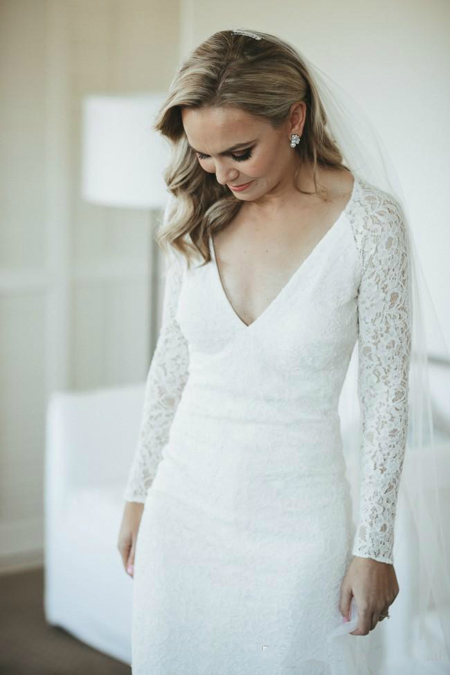 Plunging V Neck Bohemian Mermaid Dresses 2018 Zipper Back Long Sleeve Fitted Lace Bridal Garden Boho Wedding Gowns Sweep Train 0510