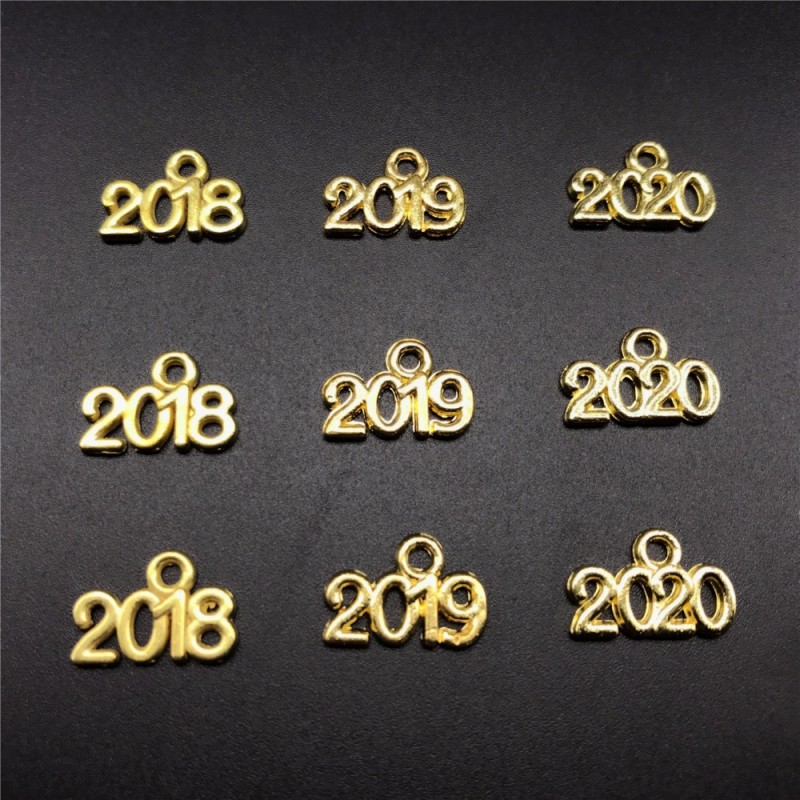 1000 PCS/lot Gold Color "2018" "2019" "2020"Charms DIY Necklace Pendant Jewelry Making Accessories Man Women Retro Style Jewelry
1000 PCS/lot Gold Color "2018" "2019" "2020"Charms DIY Necklace Pendant Jewelry Making Accessories Man Women Retro Style Jewelry