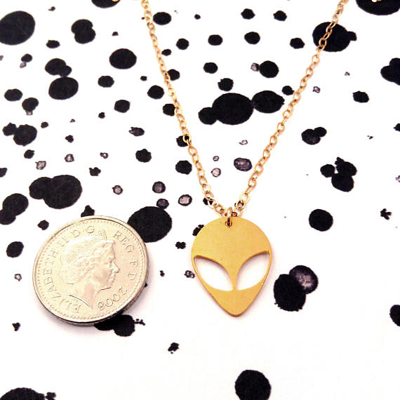 10PCS Simple Aliens Necklace Cute UFO ET Face Head Eye Emoticons Necklaces Cartoon Sci Fi Fantasy Friends Meaningful Gift