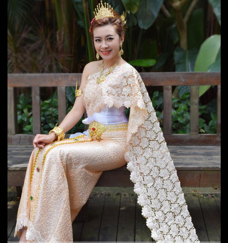Asian Ethnic Dai Princess Thai dress includes scarf traditional style photo studio photo wedding splashing Thailand Queen Festival dress
Asian Ethnic Dai Princess Thai dress includes scarf traditional style photo studio photo wedding splashing Thailand Queen Festival dress