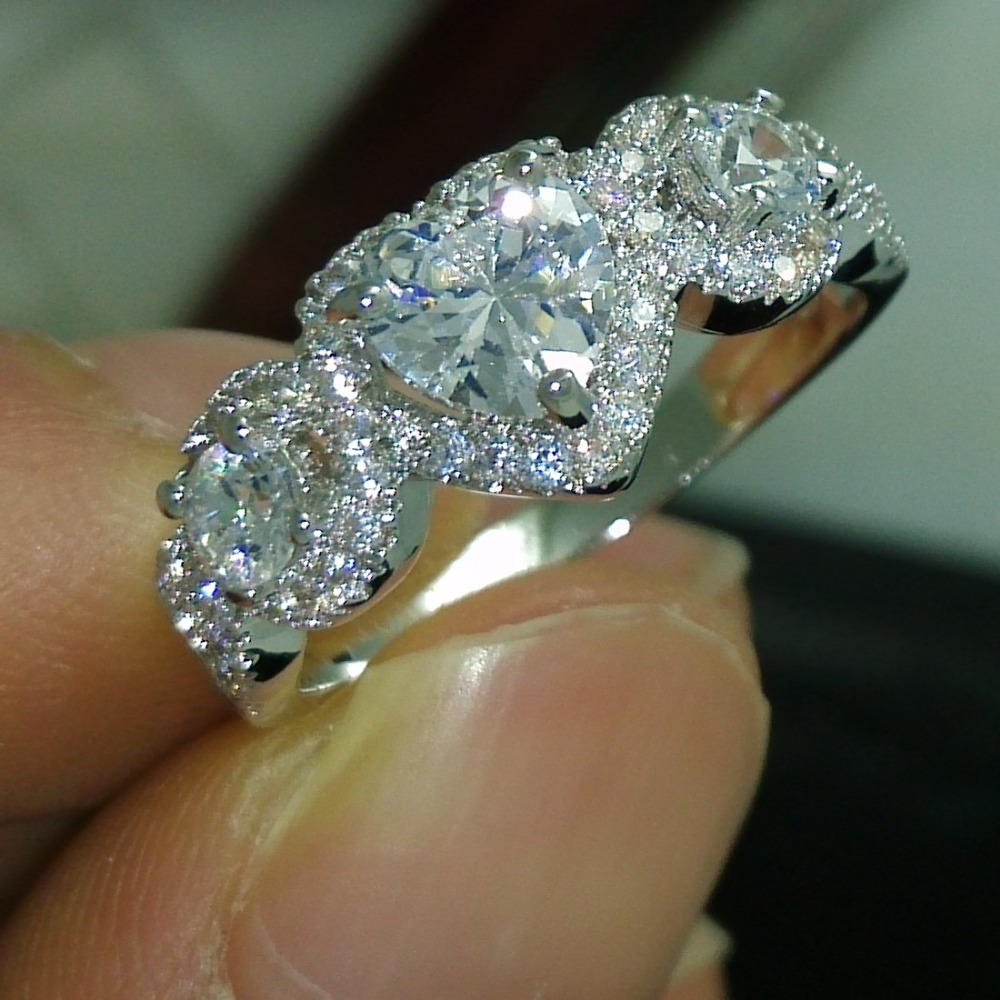 Three-stone Heart love rings Diamonique Cz White gold filled Engagement wedding band ring for women men christmas gift Size 5-10
Three-stone Heart love rings Diamonique Cz White gold filled Engagement wedding band ring for women men christmas gift Size 5-10