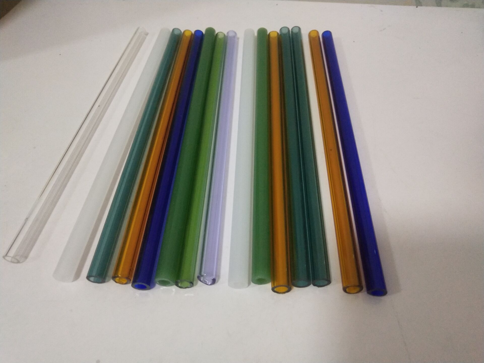 New high borosilicate colored glass water pipes fittings color glass tube length 20 cm glass bong
New high borosilicate colored glass water pipes fittings color glass tube length 20 cm glass bong