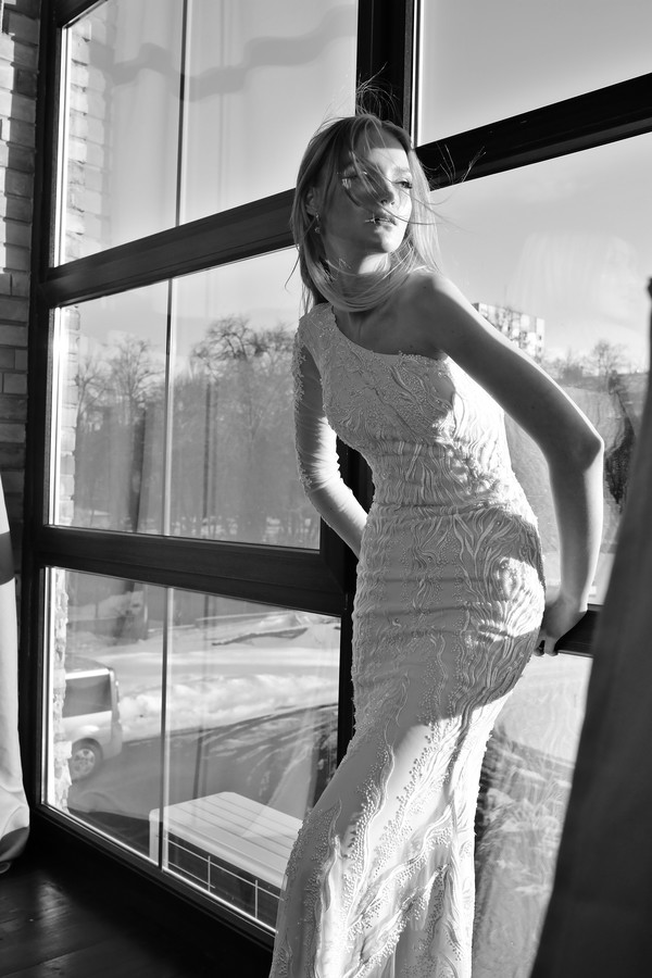 Sexy Mermaid Wedding Dresses One Shoulder Lace Appliques Beaded Sweep Train Gorgeous Beach Wedding Dress Plus Size Bridal Gowns Plus Size