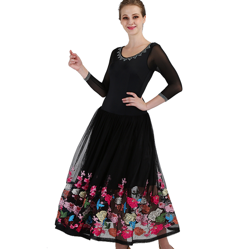 2018 Customized Ballroom Dance Competition Dresses Standard Dance Dresses Ballroom Dress D0449 Embroidered Flowers Rhinestones Big Hem, Black
2018 Customized Ballroom Dance Competition Dresses Standard Dance Dresses Ballroom Dress D0449 Embroidered Flowers Rhinestones Big Hem, Black