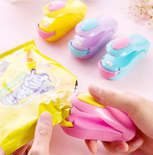 Household Mini Capper Portable Candy Color Plastic Bag Sealing Machine Ceramic Heating Head Sealer For household
Household Mini Capper Portable Candy Color Plastic Bag Sealing Machine Ceramic Heating Head Sealer For household