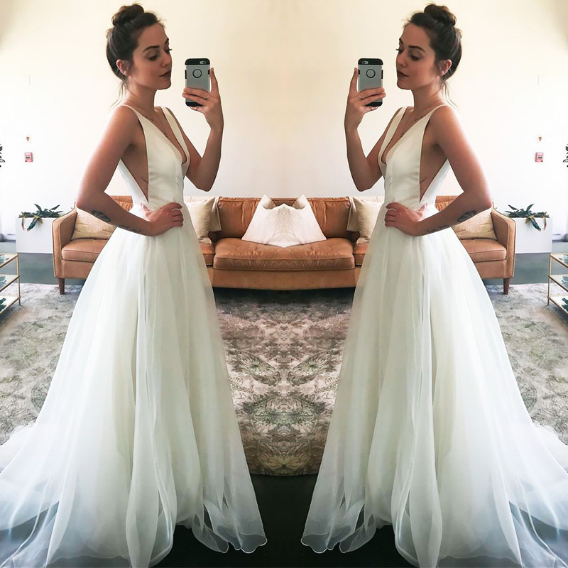 Modest 2018 Sexy Boho Beach Wedding Dresses Cheap Deep V Neck Satin Top Tulle Skirt Long Bridal Gowns Custom Made From China EN2091, Same as image
Modest 2018 Sexy Boho Beach Wedding Dresses Cheap Deep V Neck Satin Top Tulle Skirt Long Bridal Gowns Custom Made From China EN2091, Same as image