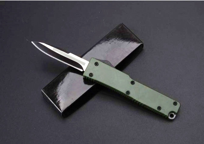 Mini pocket knife small automatic knife green handle camping folding knives key chain gift knife free of freight
Mini pocket knife small automatic knife green handle camping folding knives key chain gift knife free of freight