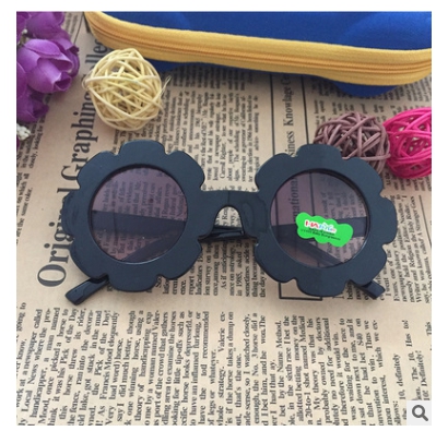 New Arrival 2021 Fashion Cute Kids Sun flower Shape Stylish Cool Boys Girls Sunglasses Free Shipping 1380 Z260305