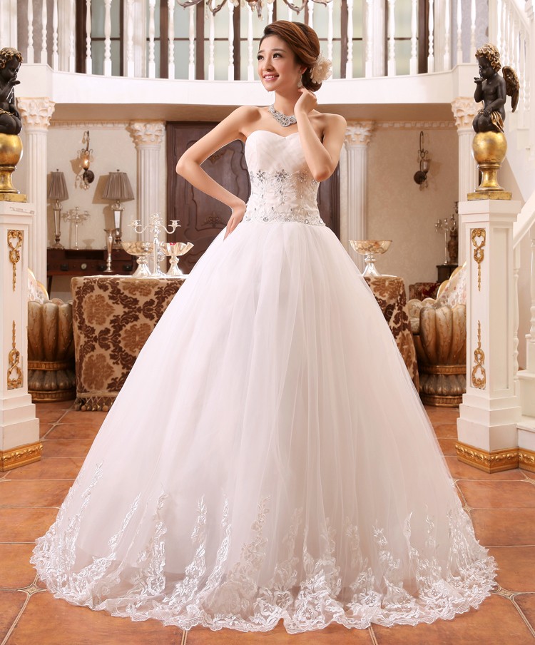 Hot Sales 2018 New Spring and Summer Style Bride Wedding Dress Strap Lace Princess Wedding Romantic Wedding With Embroidery