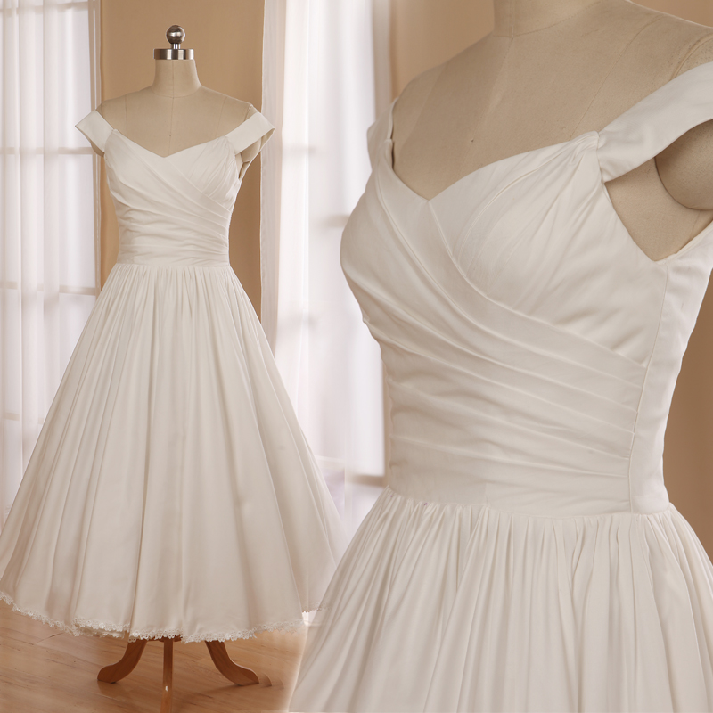 Short wedding dress V-Neck Sleeveless Button Back Tea-Length Satin Wedding Dress A line Off shoulder wedding dress RLL018, Custom made from color chart
Short wedding dress V-Neck Sleeveless Button Back Tea-Length Satin Wedding Dress A line Off shoulder wedding dress RLL018, Custom made from color chart