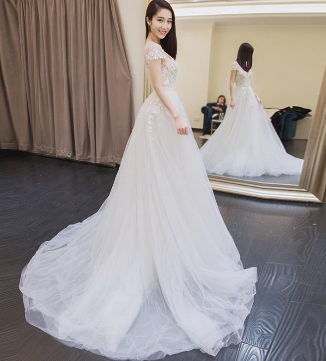 2022 Ivory Tulle Short Sleeves Wedding Dress Sheer Neck Court Train 3d Flower Applique Backless Real Photos A-line Bridal Gowns Custom Made