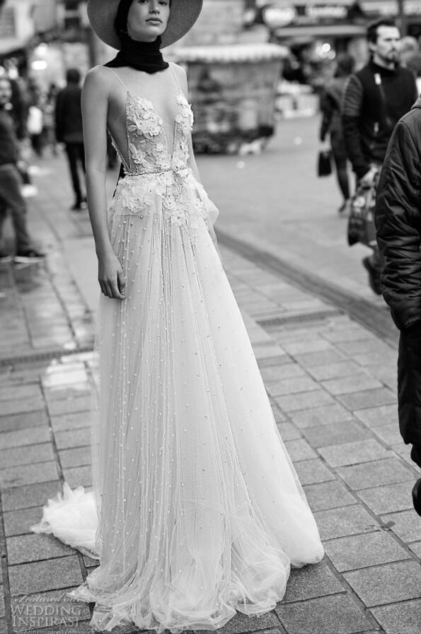 Liz Martinez A Line Beach Wedding Dresses Spaghetti Lace 3D Floral Applique Pearls Bohemian Bridal Dress Backless Plus Size Wedding Gowns
