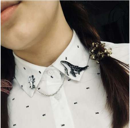 The new cosmic space whales cartoon badge xionghua metal alloy Clothing collar pin The astronaut drip brooch