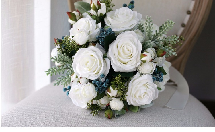 New White Country Artificial Bridal Bouquets 2020 Rose Berries Touch Fabric Wedding Supplies Bride Holding Brooch Bouquet Wedding Supplies